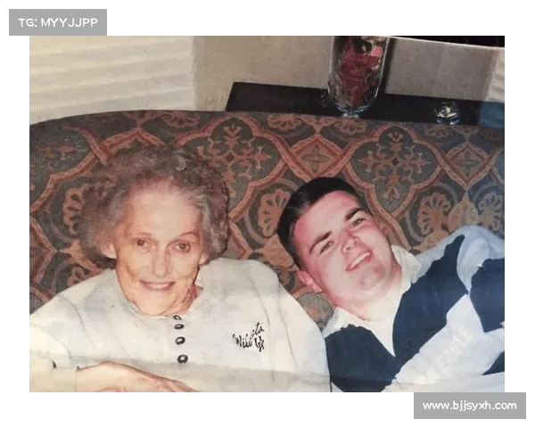 特朗普带孙女打高尔夫球回应质疑 万斯称大权仍在您手中 特朗普带孙女打高尔夫球回应质疑 万斯称大权仍在您手中